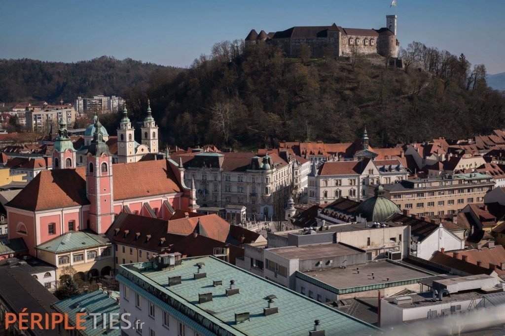 Vue sur le centre historique de Ljubljana et son château