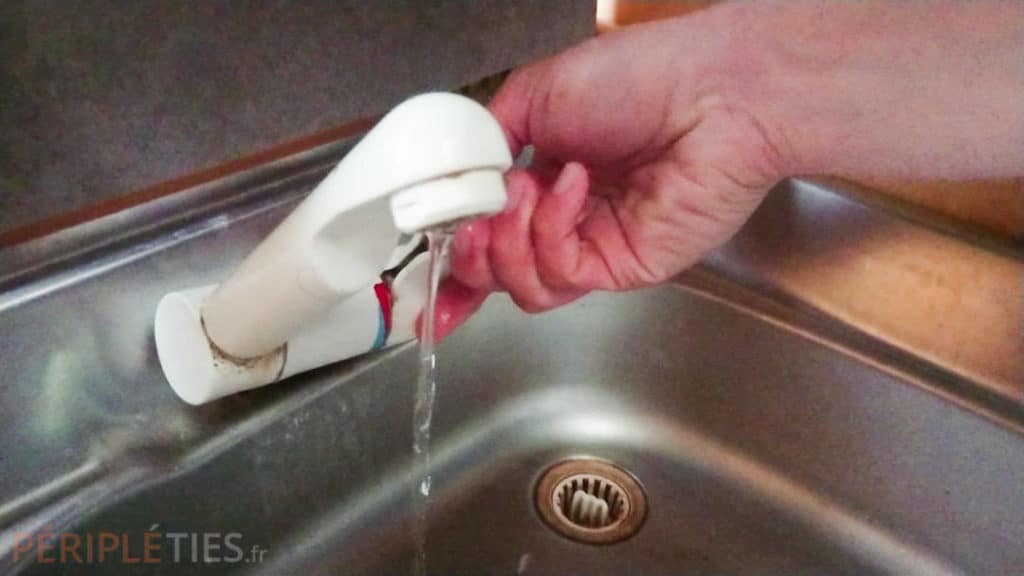 utilisation de l’eau dans un camping-car pour gérer son autonomie