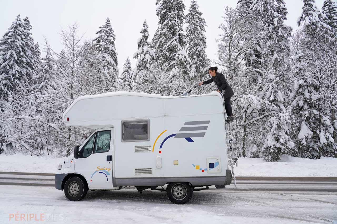 Bien chausser son camping-car pour l'hiver - Équipements et