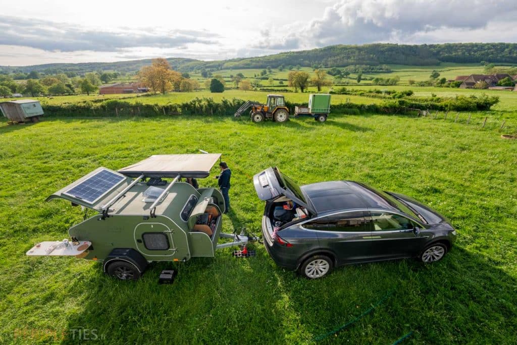 Caravane stationnant sur HomeCamper