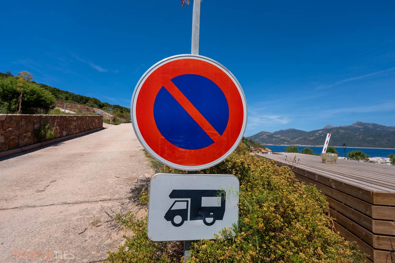 panneau interdiction camping-car corse