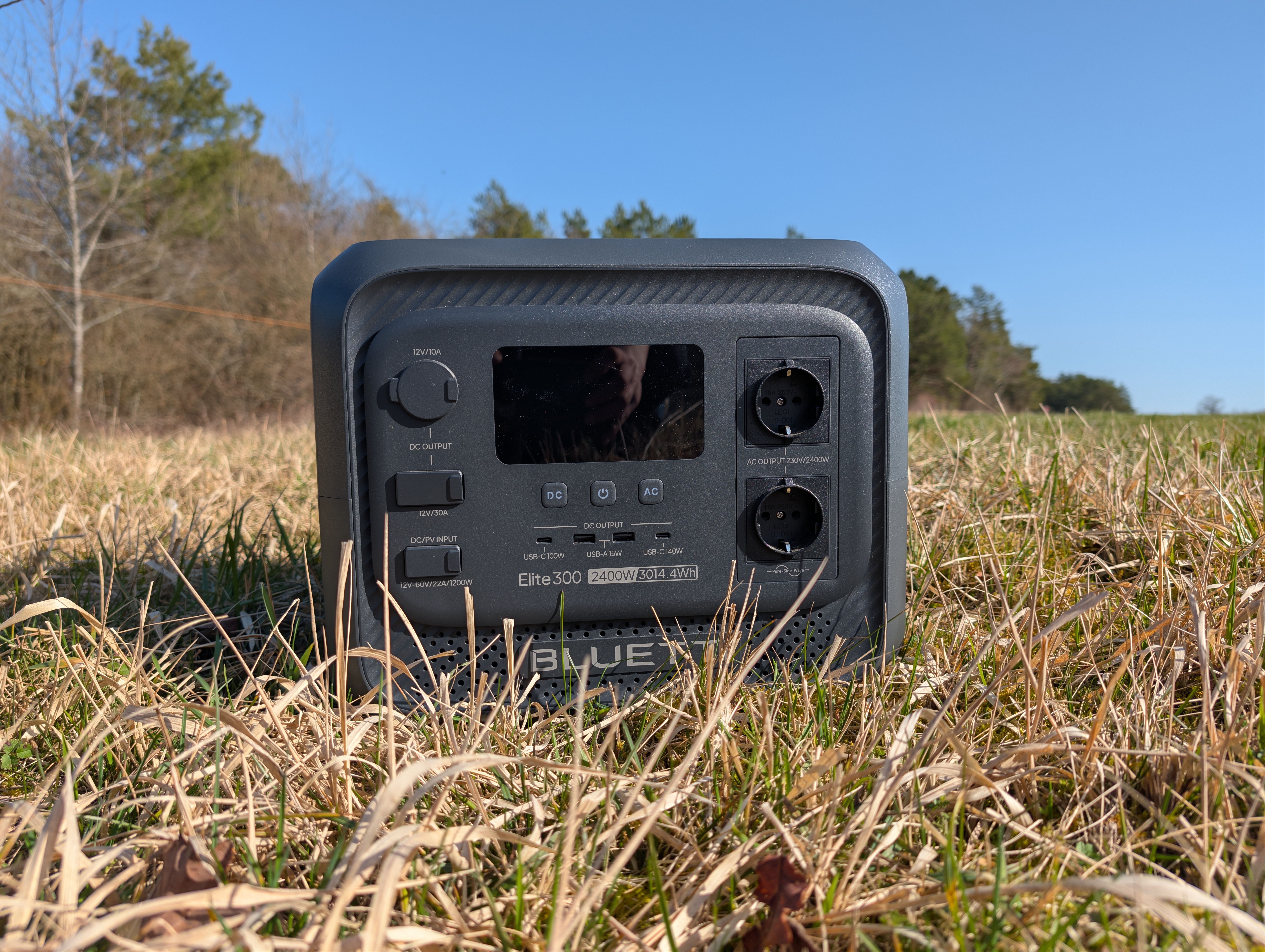 Bluetti Elite 300 set up outdoors in the grass