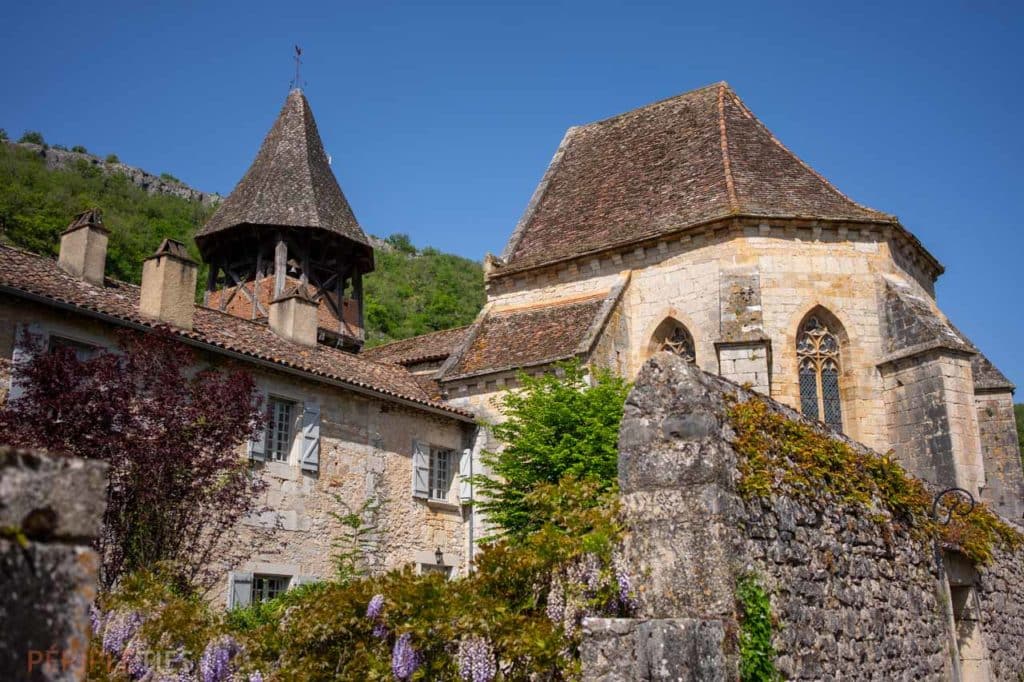 Prieuré d’Espagnac-Sainte-Eulalie dans le Lot au bord de la vallée du Célé